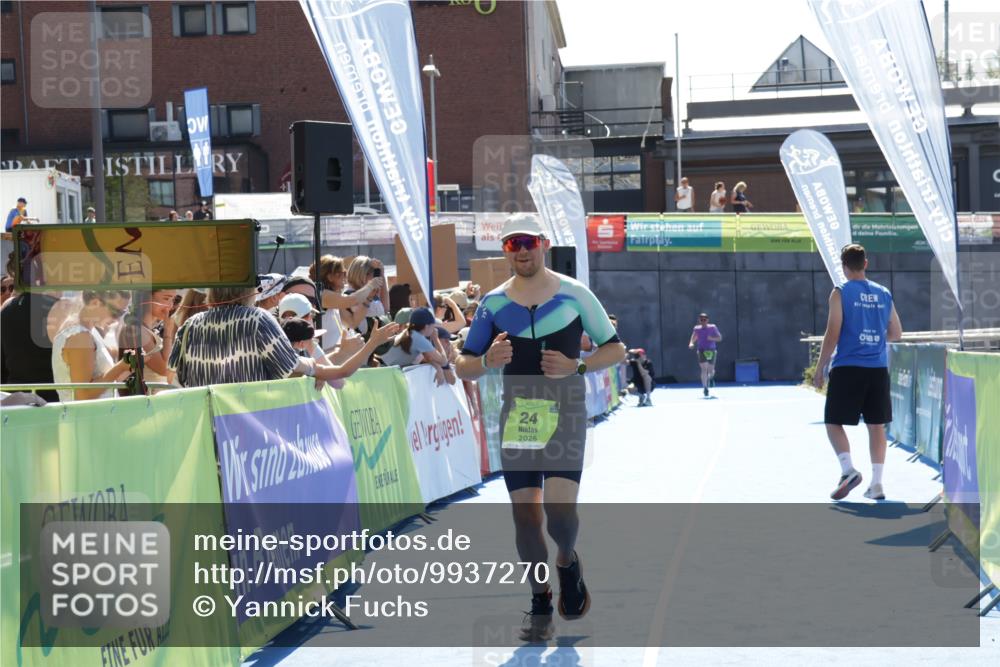 09.08.2026 - GEWOBA Citytriathlon Bremen Yannick Fuchs http://msf.ph/oto/9937270 09.08.2026 15:15:11 Ziel 24, 263 meine-sportfotos.de