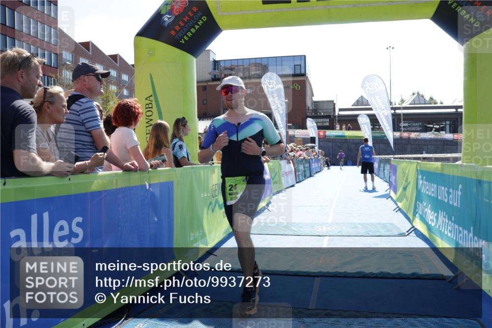 09.08.2026 - GEWOBA Citytriathlon Bremen Yannick Fuchs http://msf.ph/oto/9937273 09.08.2026 15:15:13 Ziel 24 meine-sportfotos.de