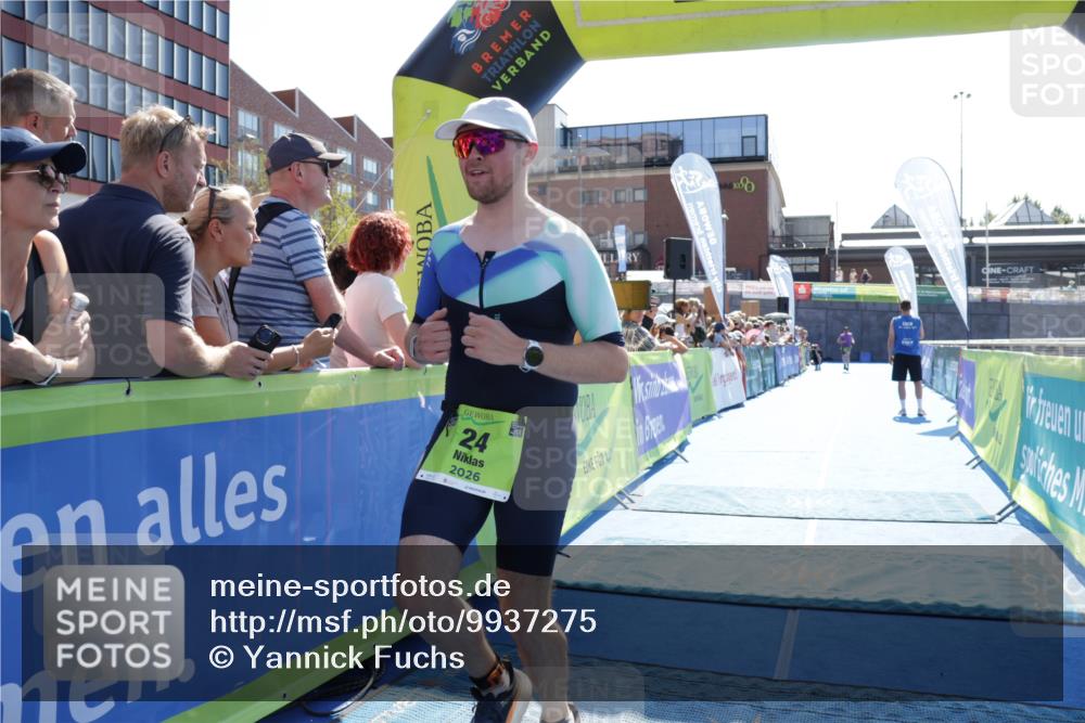 09.08.2026 - GEWOBA Citytriathlon Bremen Yannick Fuchs http://msf.ph/oto/9937275 09.08.2026 15:15:13 Ziel 24 meine-sportfotos.de