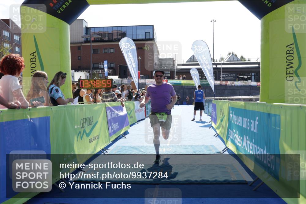 09.08.2026 - GEWOBA Citytriathlon Bremen Yannick Fuchs http://msf.ph/oto/9937284 09.08.2026 15:15:22 Ziel 158 meine-sportfotos.de