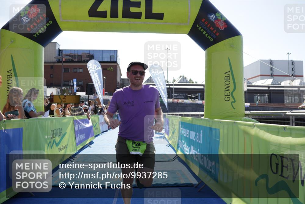 09.08.2026 - GEWOBA Citytriathlon Bremen Yannick Fuchs http://msf.ph/oto/9937285 09.08.2026 15:15:23 Ziel 158 meine-sportfotos.de