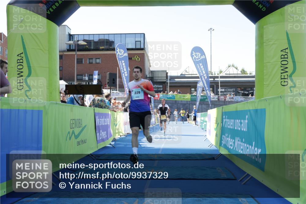 09.08.2026 - GEWOBA Citytriathlon Bremen Yannick Fuchs http://msf.ph/oto/9937329 09.08.2026 11:41:38 Ziel 229, 530 meine-sportfotos.de