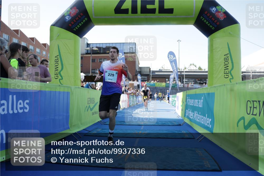 09.08.2026 - GEWOBA Citytriathlon Bremen Yannick Fuchs http://msf.ph/oto/9937336 09.08.2026 11:41:38 Ziel 229, 530 meine-sportfotos.de