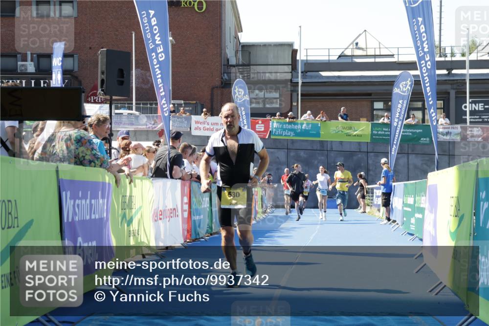 09.08.2026 - GEWOBA Citytriathlon Bremen Yannick Fuchs http://msf.ph/oto/9937342 09.08.2026 11:41:40 Ziel 229, 530 meine-sportfotos.de
