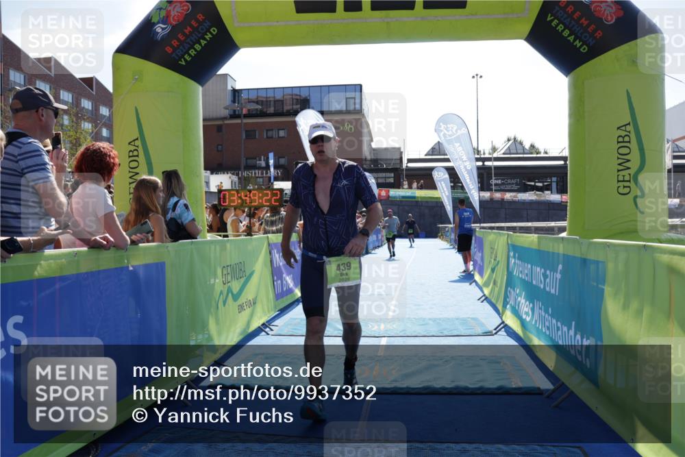 09.08.2026 - GEWOBA Citytriathlon Bremen Yannick Fuchs http://msf.ph/oto/9937352 09.08.2026 15:15:45 Ziel 257, 359 meine-sportfotos.de