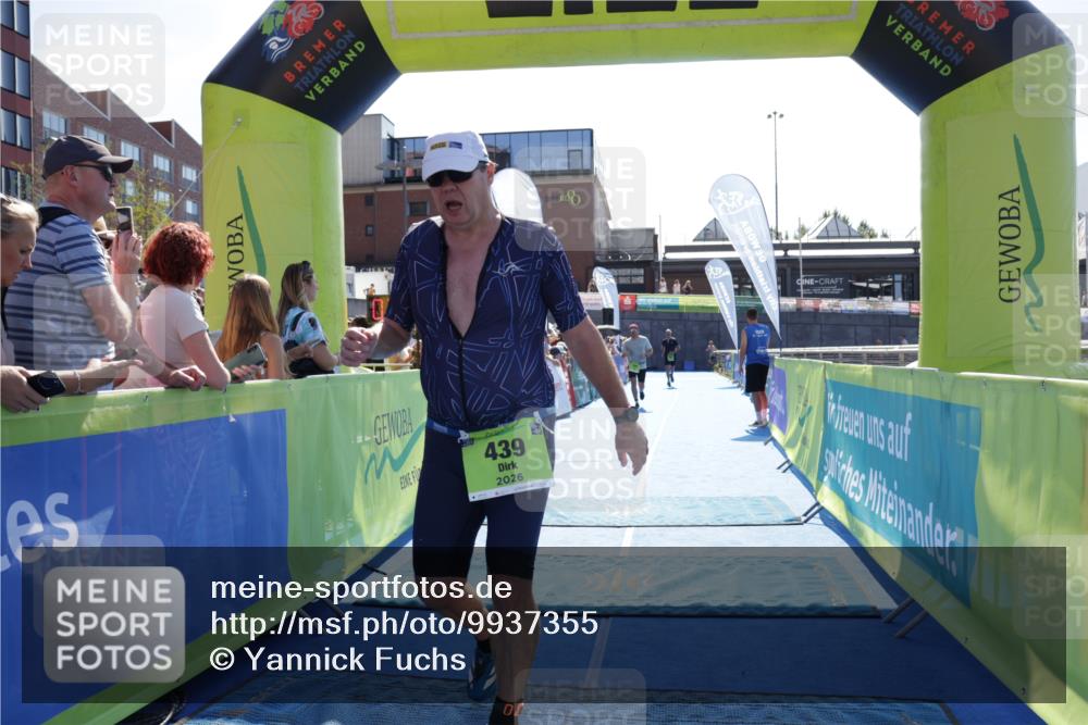 09.08.2026 - GEWOBA Citytriathlon Bremen Yannick Fuchs http://msf.ph/oto/9937355 09.08.2026 15:15:46 Ziel 359 meine-sportfotos.de