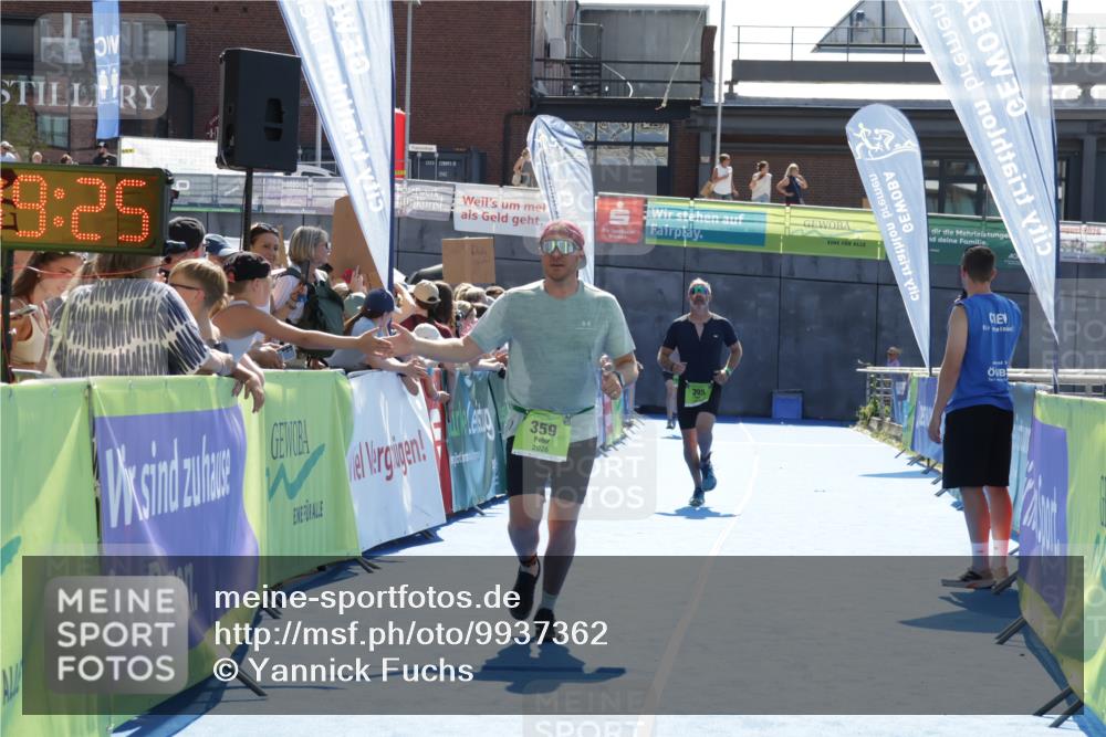09.08.2026 - GEWOBA Citytriathlon Bremen Yannick Fuchs http://msf.ph/oto/9937362 09.08.2026 15:15:48 Ziel 359, 395 meine-sportfotos.de