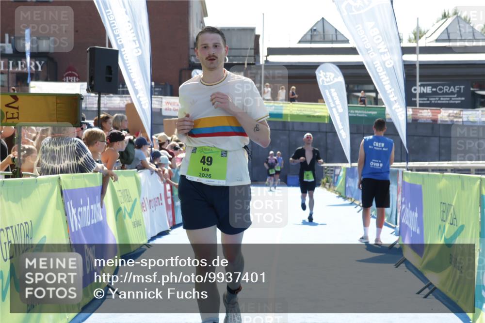 09.08.2026 - GEWOBA Citytriathlon Bremen Yannick Fuchs http://msf.ph/oto/9937401 09.08.2026 15:16:04 Ziel 45, 49, 523 meine-sportfotos.de
