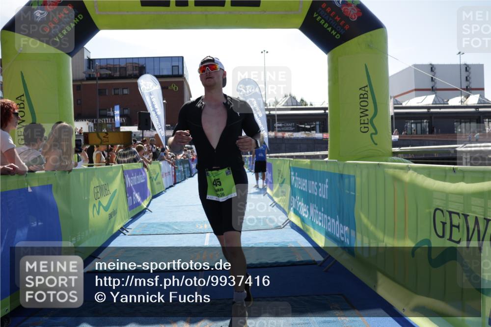 09.08.2026 - GEWOBA Citytriathlon Bremen Yannick Fuchs http://msf.ph/oto/9937416 09.08.2026 15:16:10 Ziel 45 meine-sportfotos.de