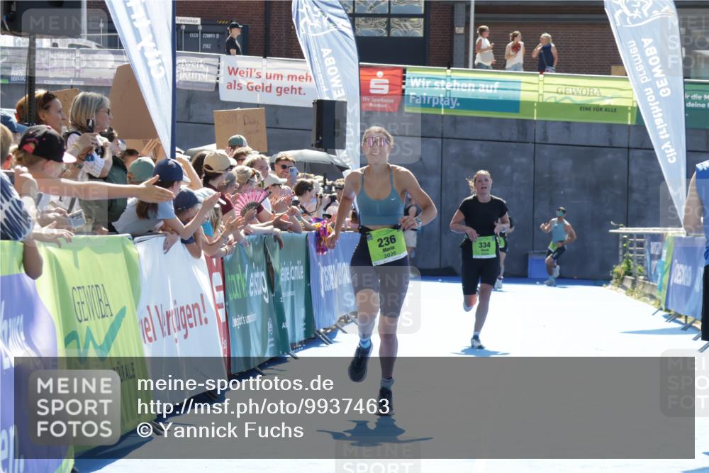 09.08.2026 - GEWOBA Citytriathlon Bremen Yannick Fuchs http://msf.ph/oto/9937463 09.08.2026 15:16:33 Ziel 74, 236, 334, 373 meine-sportfotos.de