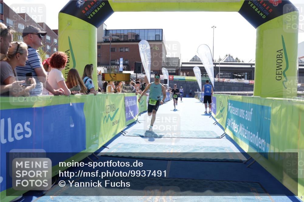 09.08.2026 - GEWOBA Citytriathlon Bremen Yannick Fuchs http://msf.ph/oto/9937491 09.08.2026 15:16:41 Ziel 205, 334, 370, 402 meine-sportfotos.de