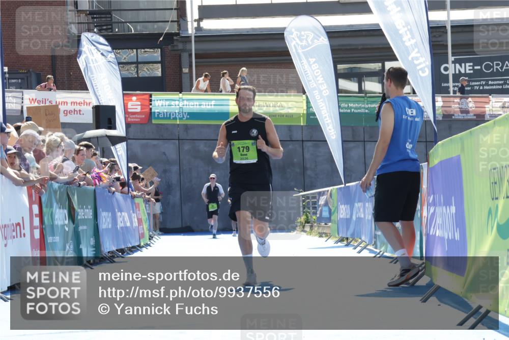 09.08.2026 - GEWOBA Citytriathlon Bremen Yannick Fuchs http://msf.ph/oto/9937556 09.08.2026 15:17:04 Ziel 17, 146, 179, 192, 356 meine-sportfotos.de