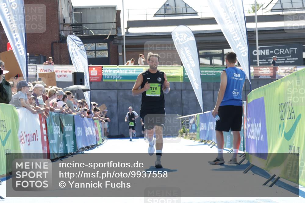 09.08.2026 - GEWOBA Citytriathlon Bremen Yannick Fuchs http://msf.ph/oto/9937558 09.08.2026 15:17:04 Ziel 17, 146, 179, 192, 356 meine-sportfotos.de