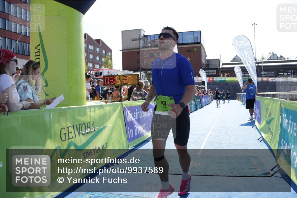 09.08.2026 - GEWOBA Citytriathlon Bremen Yannick Fuchs http://msf.ph/oto/9937589 09.08.2026 15:17:24 Ziel 43, 44 meine-sportfotos.de