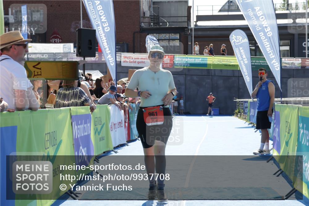 09.08.2026 - GEWOBA Citytriathlon Bremen Yannick Fuchs http://msf.ph/oto/9937708 09.08.2026 15:18:44 Ziel 961 meine-sportfotos.de