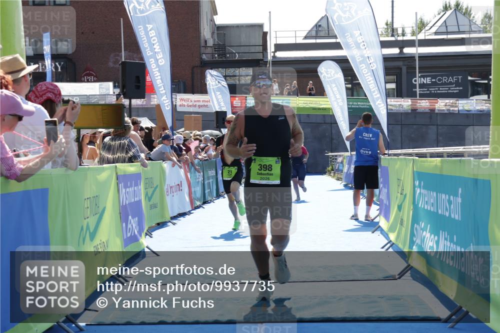 09.08.2026 - GEWOBA Citytriathlon Bremen Yannick Fuchs http://msf.ph/oto/9937735 09.08.2026 15:19:08 Ziel 21, 319, 343, 398 meine-sportfotos.de