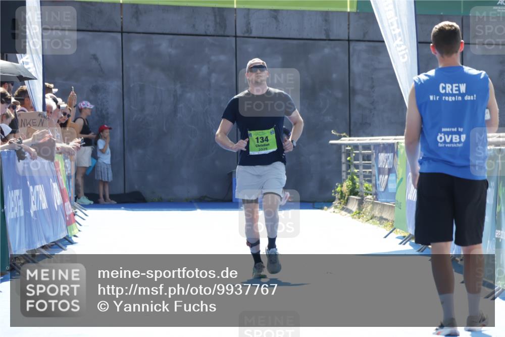 09.08.2026 - GEWOBA Citytriathlon Bremen Yannick Fuchs http://msf.ph/oto/9937767 09.08.2026 15:19:37 Ziel  meine-sportfotos.de