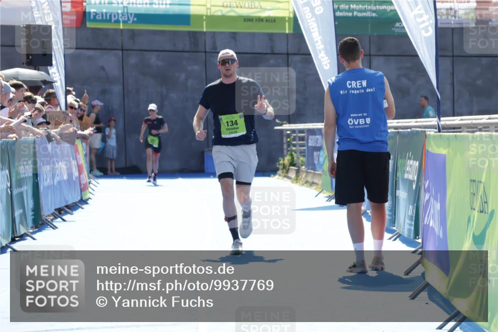 09.08.2026 - GEWOBA Citytriathlon Bremen Yannick Fuchs http://msf.ph/oto/9937769 09.08.2026 15:19:39 Ziel 134 meine-sportfotos.de
