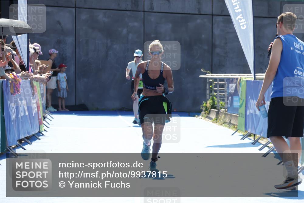 09.08.2026 - GEWOBA Citytriathlon Bremen Yannick Fuchs http://msf.ph/oto/9937815 09.08.2026 15:20:31 Ziel 352 meine-sportfotos.de