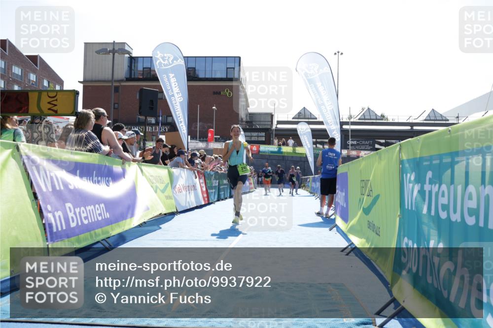 09.08.2026 - GEWOBA Citytriathlon Bremen Yannick Fuchs http://msf.ph/oto/9937922 09.08.2026 15:21:48 Ziel 242, 521 meine-sportfotos.de