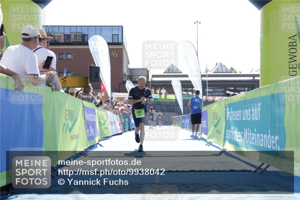 09.08.2026 - GEWOBA Citytriathlon Bremen Yannick Fuchs http://msf.ph/oto/9938042 09.08.2026 15:23:15 Ziel 449 meine-sportfotos.de