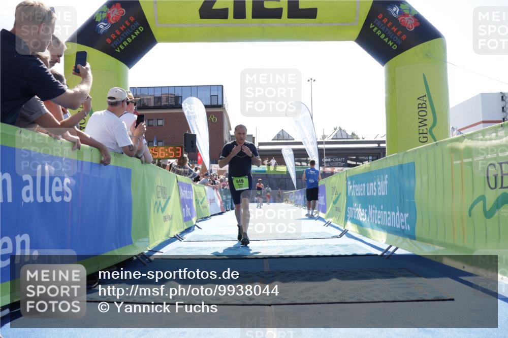 09.08.2026 - GEWOBA Citytriathlon Bremen Yannick Fuchs http://msf.ph/oto/9938044 09.08.2026 15:23:16 Ziel 449 meine-sportfotos.de