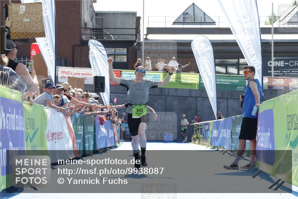 09.08.2026 - GEWOBA Citytriathlon Bremen Yannick Fuchs http://msf.ph/oto/9938087 09.08.2026 15:23:36 Ziel 342 meine-sportfotos.de