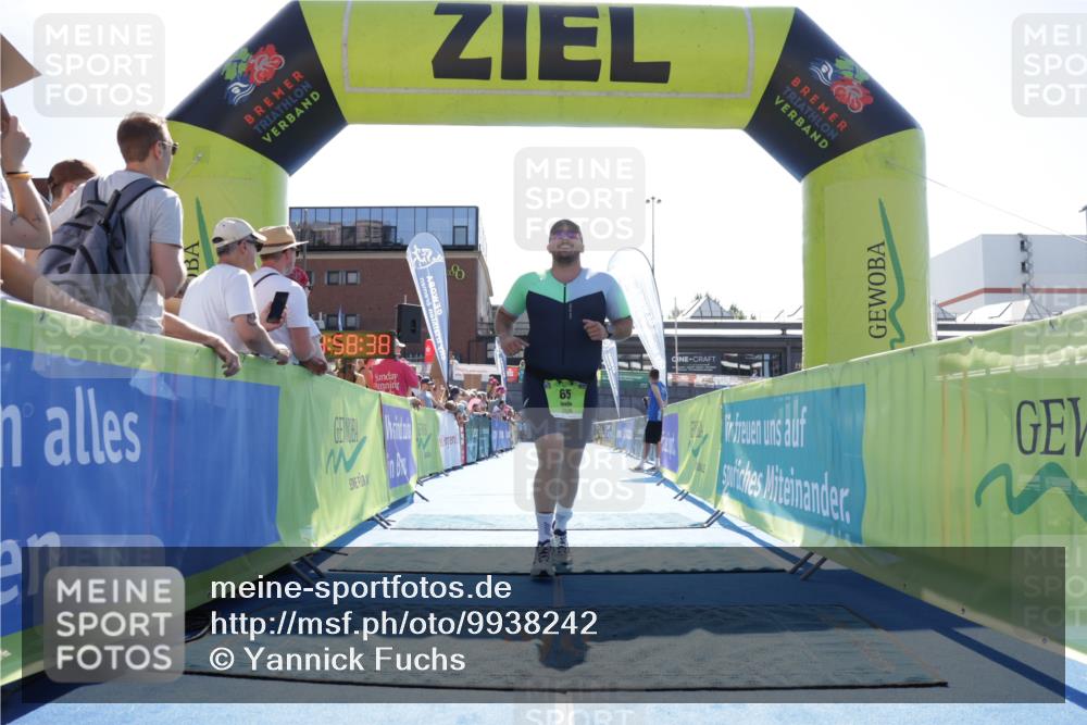 09.08.2026 - GEWOBA Citytriathlon Bremen Yannick Fuchs http://msf.ph/oto/9938242 09.08.2026 15:25:01 Ziel 58, 65, 300, 311 meine-sportfotos.de