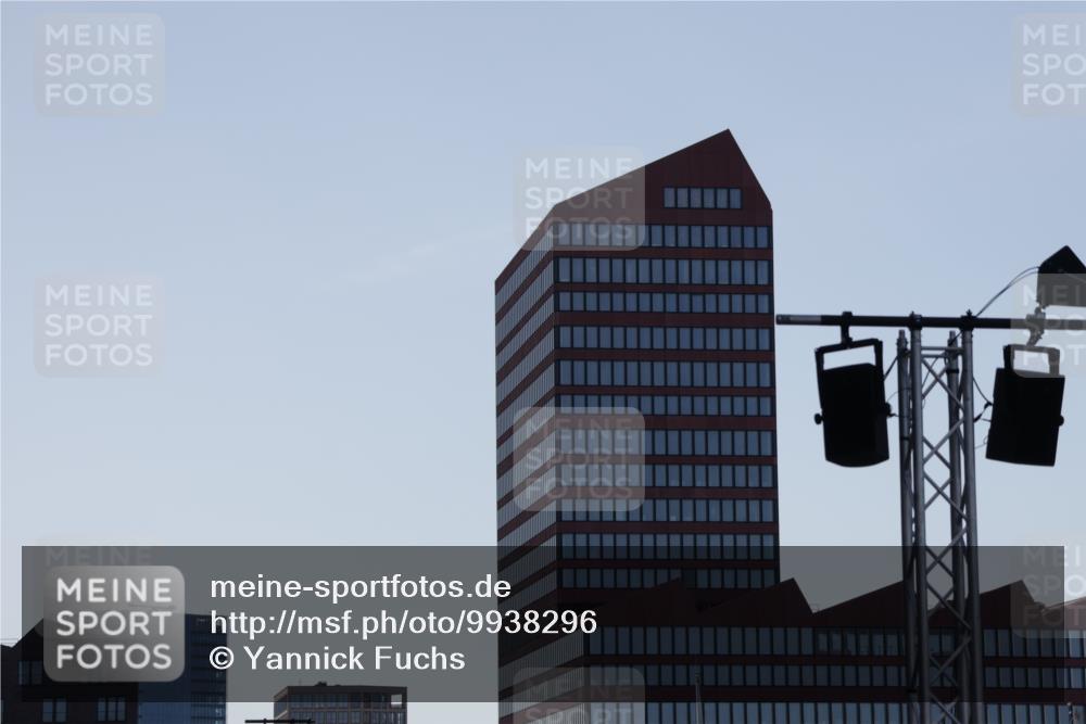 09.08.2026 - GEWOBA Citytriathlon Bremen Yannick Fuchs http://msf.ph/oto/9938296 09.08.2026 09:50:54 Ziel  meine-sportfotos.de