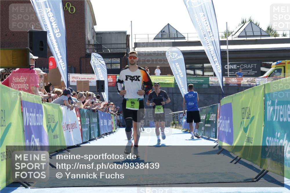 09.08.2026 - GEWOBA Citytriathlon Bremen Yannick Fuchs http://msf.ph/oto/9938439 09.08.2026 15:26:32 Ziel 95, 389, 394, 409 meine-sportfotos.de