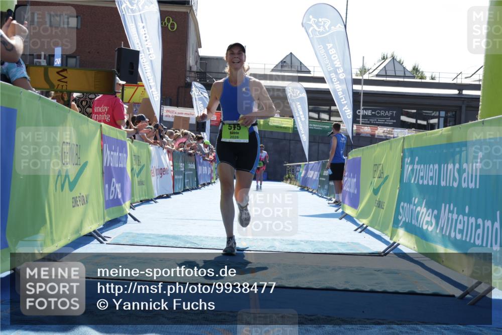 09.08.2026 - GEWOBA Citytriathlon Bremen Yannick Fuchs http://msf.ph/oto/9938477 09.08.2026 15:26:41 Ziel 389, 515 meine-sportfotos.de