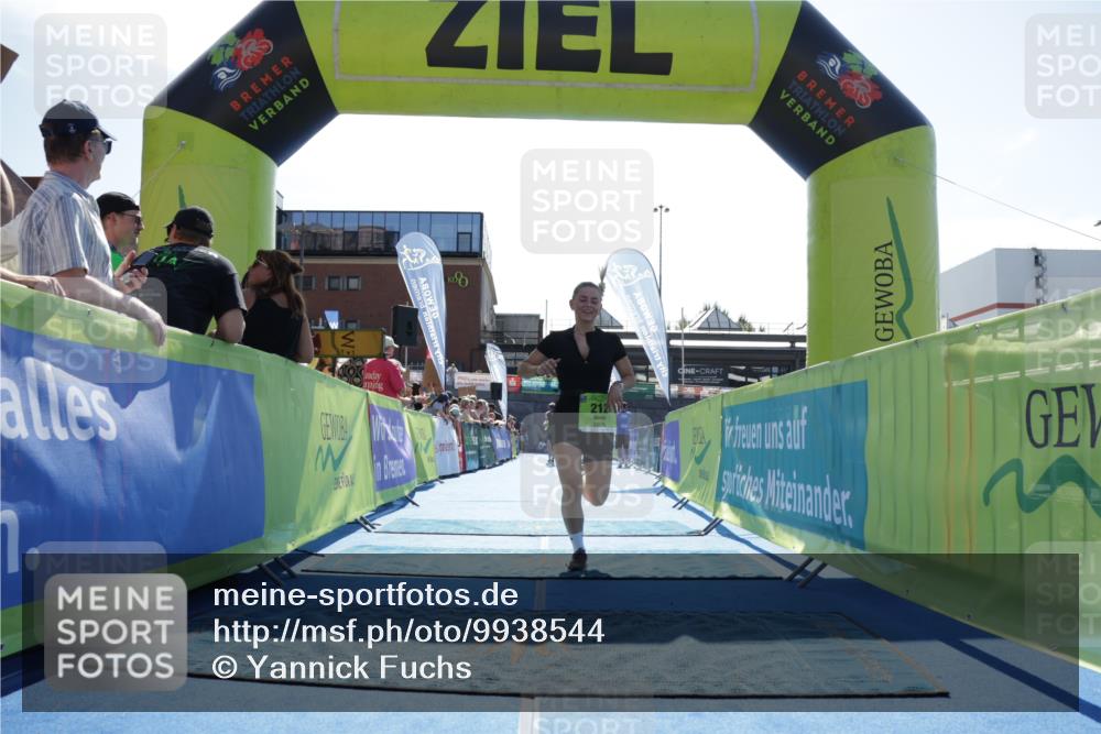 09.08.2026 - GEWOBA Citytriathlon Bremen Yannick Fuchs http://msf.ph/oto/9938544 09.08.2026 15:27:06 Ziel 212, 338 meine-sportfotos.de