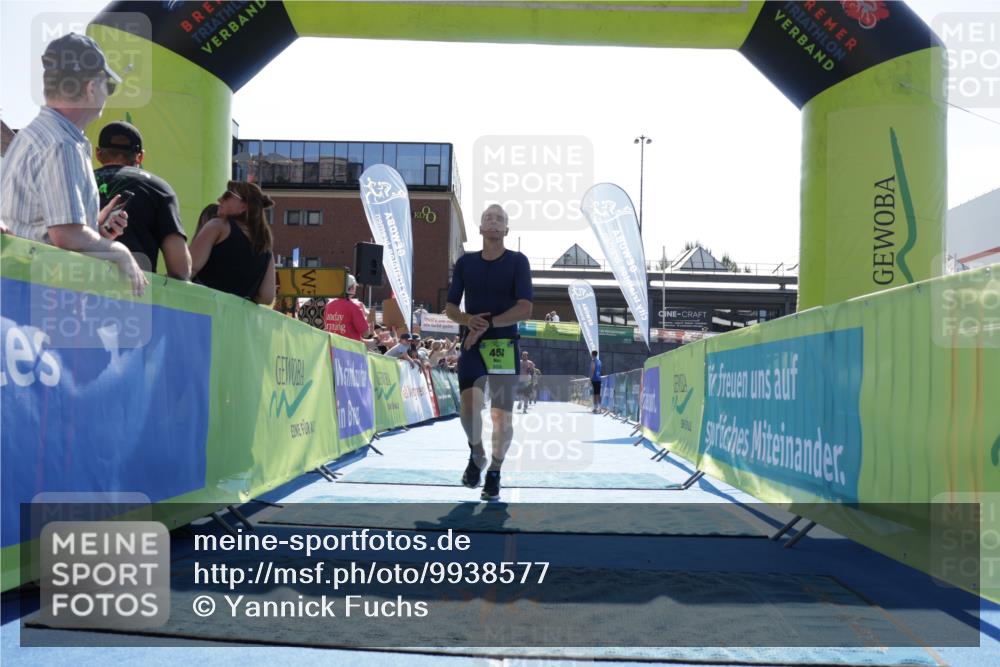 09.08.2026 - GEWOBA Citytriathlon Bremen Yannick Fuchs http://msf.ph/oto/9938577 09.08.2026 15:27:16 Ziel 375, 454 meine-sportfotos.de