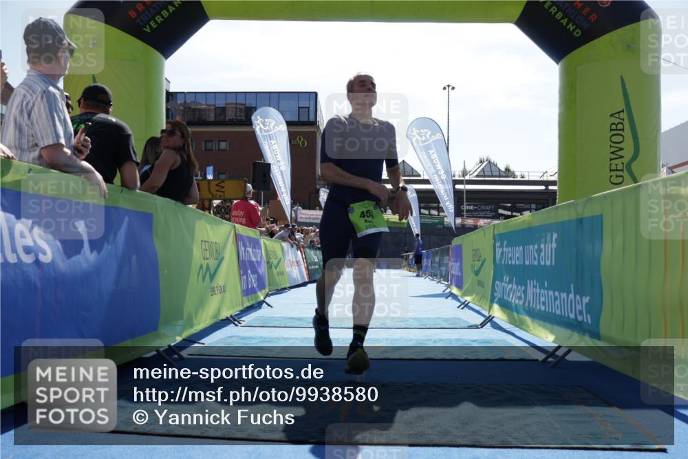 09.08.2026 - GEWOBA Citytriathlon Bremen Yannick Fuchs http://msf.ph/oto/9938580 09.08.2026 15:27:16 Ziel 375, 454 meine-sportfotos.de
