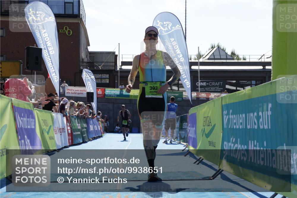 09.08.2026 - GEWOBA Citytriathlon Bremen Yannick Fuchs http://msf.ph/oto/9938651 09.08.2026 15:27:52 Ziel 393 meine-sportfotos.de