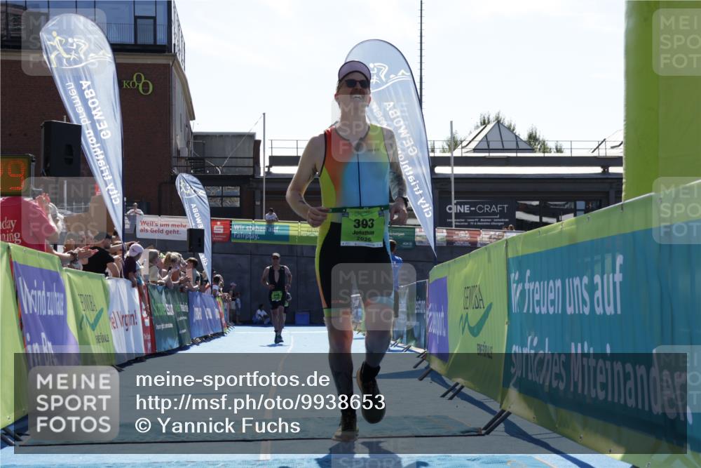 09.08.2026 - GEWOBA Citytriathlon Bremen Yannick Fuchs http://msf.ph/oto/9938653 09.08.2026 15:27:52 Ziel 393 meine-sportfotos.de
