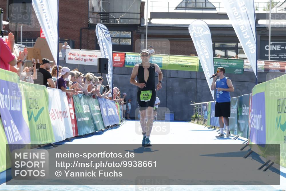 09.08.2026 - GEWOBA Citytriathlon Bremen Yannick Fuchs http://msf.ph/oto/9938661 09.08.2026 15:27:56 Ziel 393, 448 meine-sportfotos.de