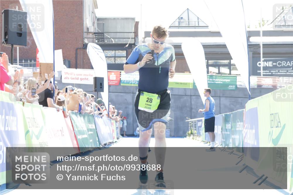 09.08.2026 - GEWOBA Citytriathlon Bremen Yannick Fuchs http://msf.ph/oto/9938688 09.08.2026 15:28:15 Ziel 28 meine-sportfotos.de