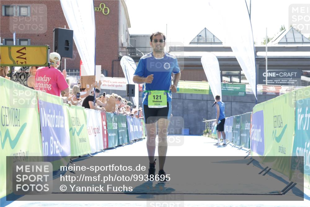 09.08.2026 - GEWOBA Citytriathlon Bremen Yannick Fuchs http://msf.ph/oto/9938695 09.08.2026 15:28:21 Ziel 121 meine-sportfotos.de