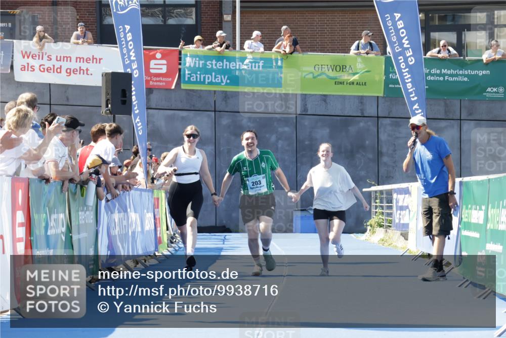 09.08.2026 - GEWOBA Citytriathlon Bremen Yannick Fuchs http://msf.ph/oto/9938716 09.08.2026 11:44:09 Ziel 203 meine-sportfotos.de