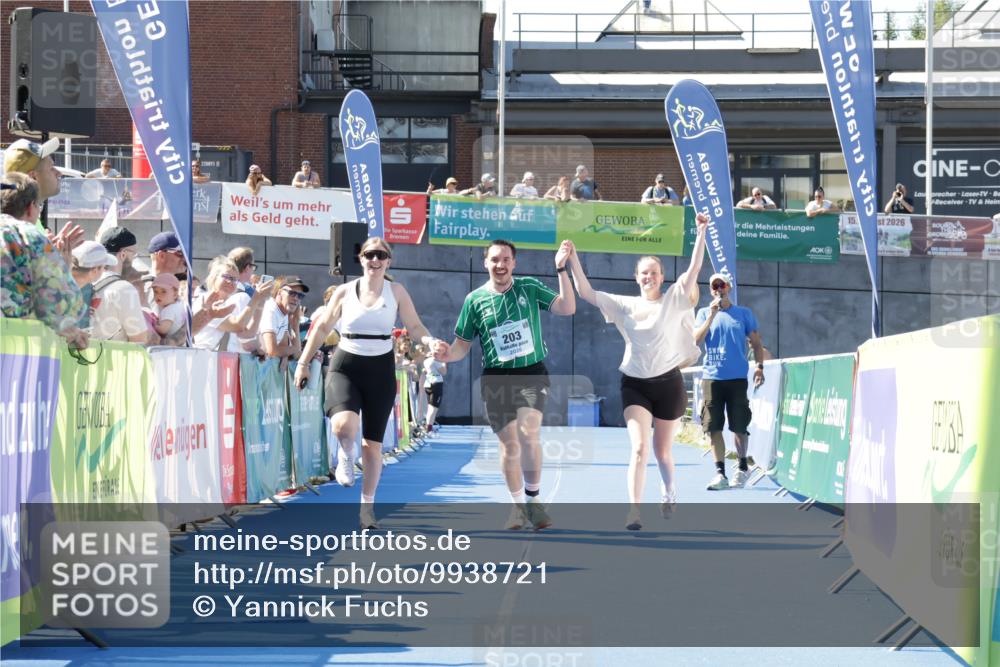 09.08.2026 - GEWOBA Citytriathlon Bremen Yannick Fuchs http://msf.ph/oto/9938721 09.08.2026 11:44:11 Ziel 203 meine-sportfotos.de