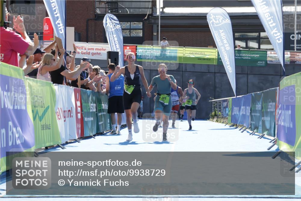 09.08.2026 - GEWOBA Citytriathlon Bremen Yannick Fuchs http://msf.ph/oto/9938729 09.08.2026 15:28:36 Ziel 221, 307, 392 meine-sportfotos.de