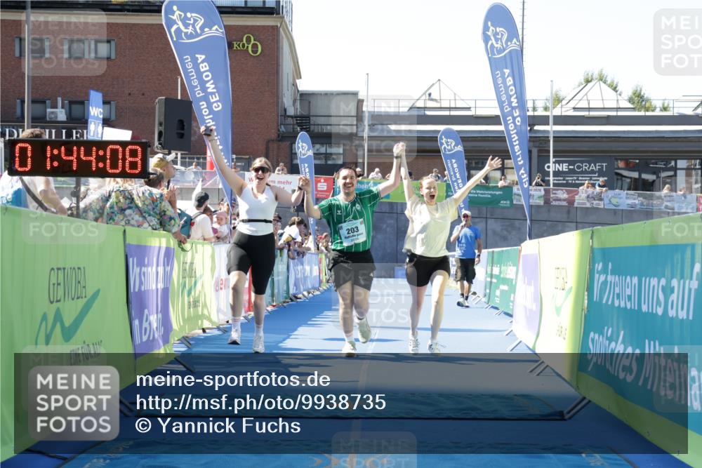 09.08.2026 - GEWOBA Citytriathlon Bremen Yannick Fuchs http://msf.ph/oto/9938735 09.08.2026 11:44:12 Ziel 203 meine-sportfotos.de