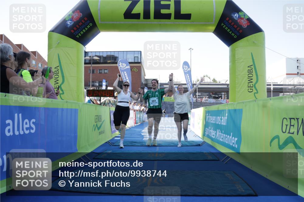 09.08.2026 - GEWOBA Citytriathlon Bremen Yannick Fuchs http://msf.ph/oto/9938744 09.08.2026 11:44:14 Ziel 203 meine-sportfotos.de