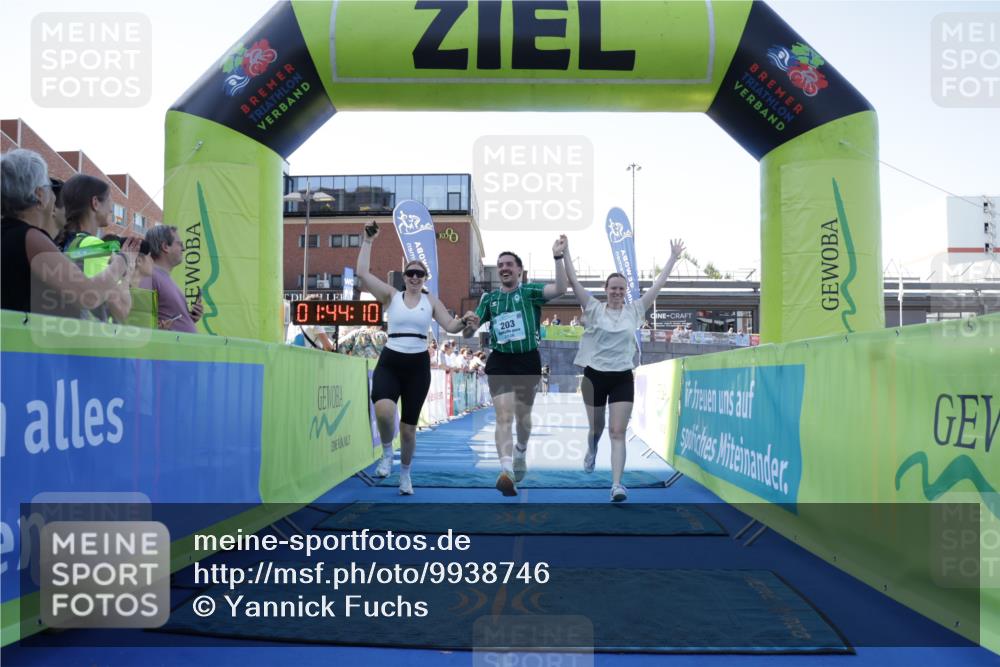 09.08.2026 - GEWOBA Citytriathlon Bremen Yannick Fuchs http://msf.ph/oto/9938746 09.08.2026 11:44:14 Ziel 203 meine-sportfotos.de