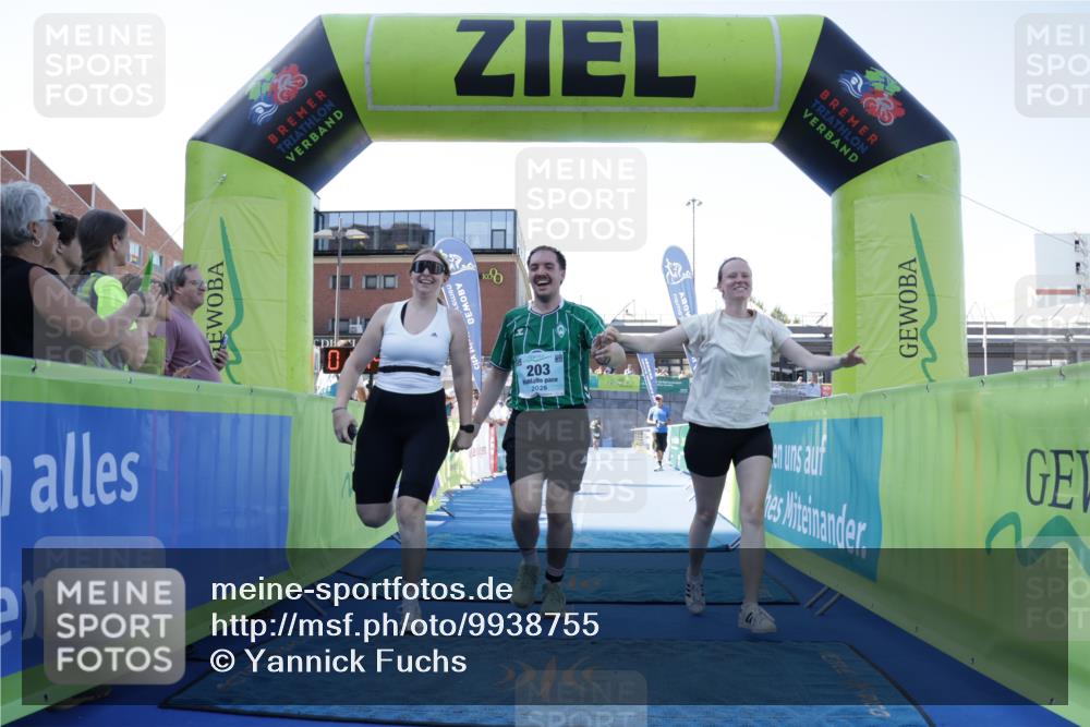 09.08.2026 - GEWOBA Citytriathlon Bremen Yannick Fuchs http://msf.ph/oto/9938755 09.08.2026 11:44:14 Ziel 203 meine-sportfotos.de