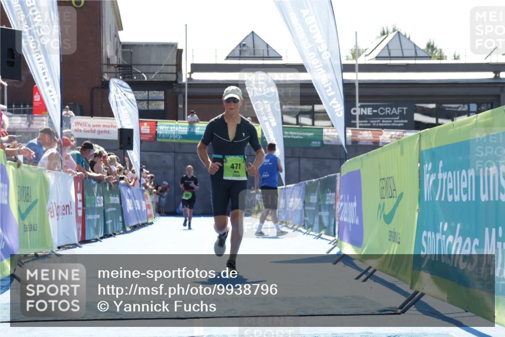 09.08.2026 - GEWOBA Citytriathlon Bremen Yannick Fuchs http://msf.ph/oto/9938796 09.08.2026 15:29:05 Ziel 471 meine-sportfotos.de