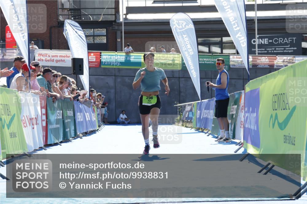 09.08.2026 - GEWOBA Citytriathlon Bremen Yannick Fuchs http://msf.ph/oto/9938831 09.08.2026 15:29:22 Ziel 296 meine-sportfotos.de
