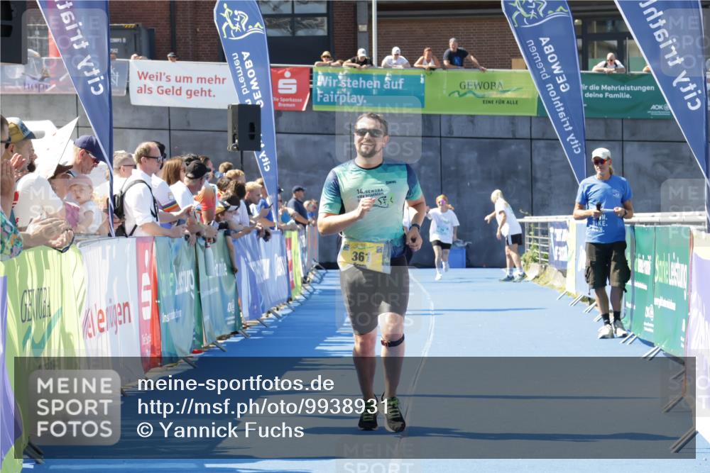 09.08.2026 - GEWOBA Citytriathlon Bremen Yannick Fuchs http://msf.ph/oto/9938931 09.08.2026 11:45:37 Ziel 361, 444 meine-sportfotos.de