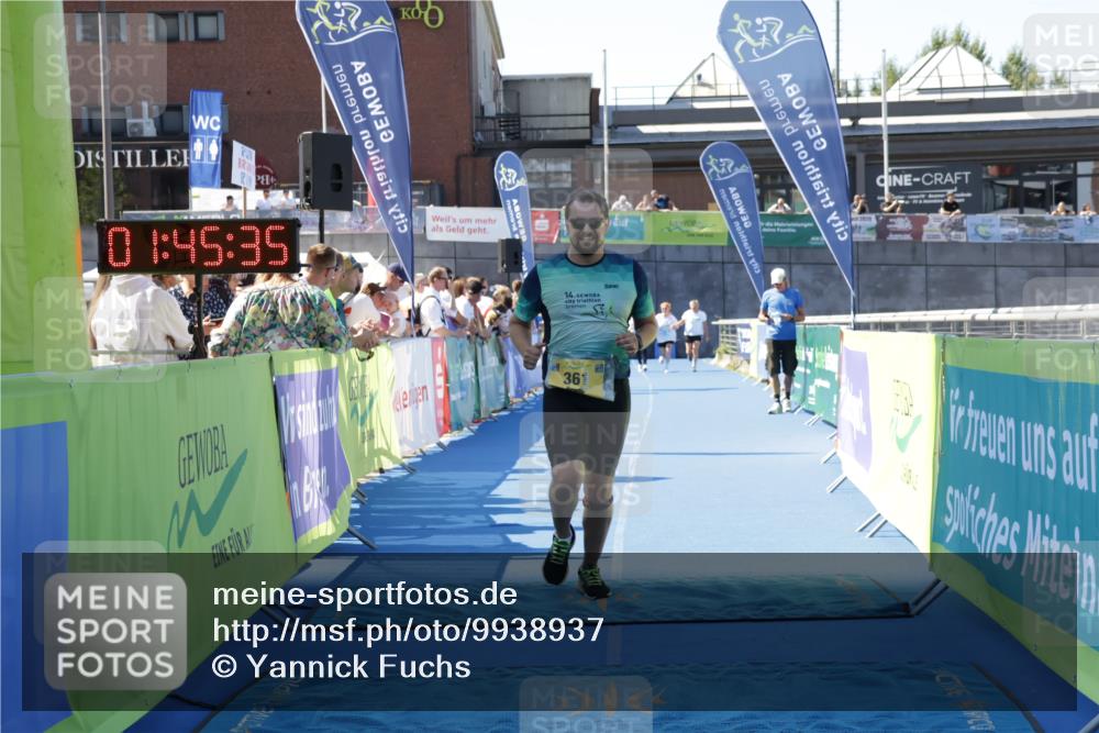 09.08.2026 - GEWOBA Citytriathlon Bremen Yannick Fuchs http://msf.ph/oto/9938937 09.08.2026 11:45:39 Ziel 361 meine-sportfotos.de